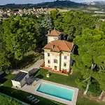Historic With Pool In The Heart Of *